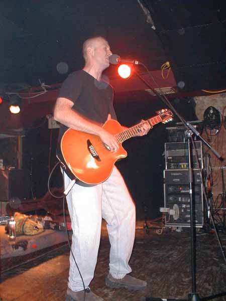 Bob acoustic (1), 13 Nov 2001