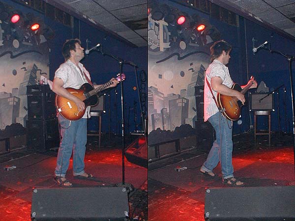Grant Hart, performing, 11 Jul 2002